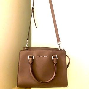 Stunning authentic Camel Michael Kors bag (purchased @ Lisbon, Portugal store)